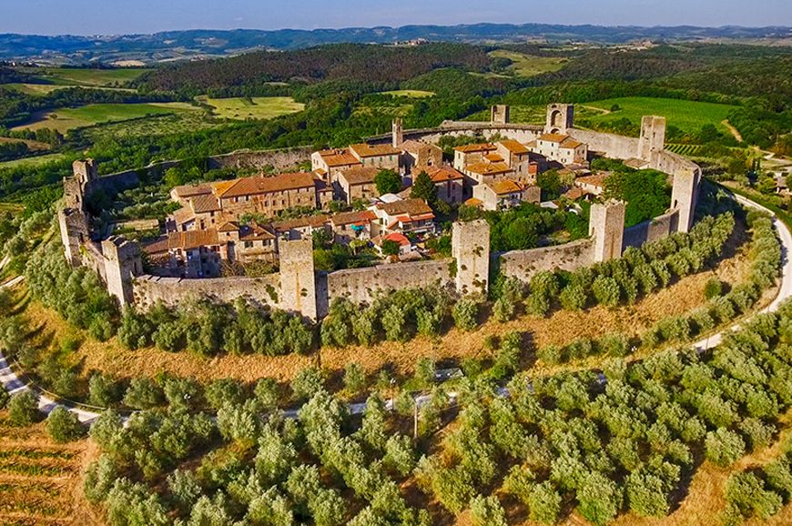 Italy - San Gimignano, Monteriggioni and Abbadia a Isola including traditional meal