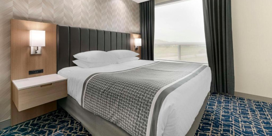 Best Western Premier Vernon - Image 2