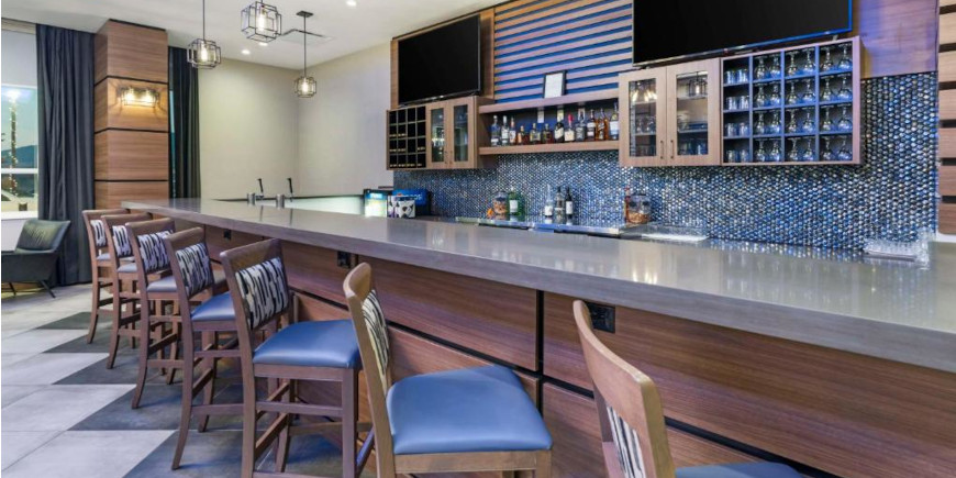 Best Western Premier Vernon - Image 3