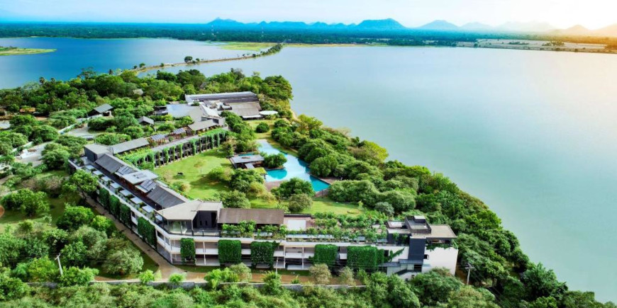 Doubletree by Hilton Weerawila Rajawarna Resort - Image 1