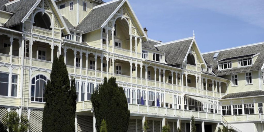 Kviknes Hotel - Image 1