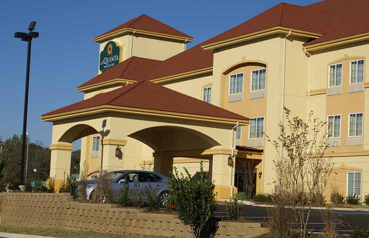 La Quinta Inn & Suites Vicksburg - Image 1