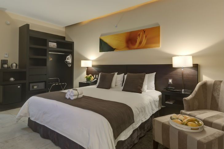 Studio Hotel - Image 2