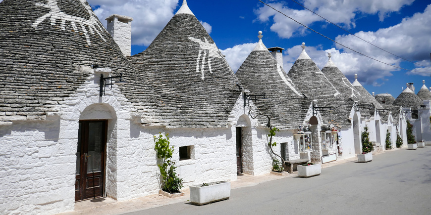 Alberobello trulli houses